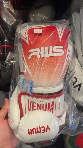 VENUM x RWS 聯名款拳擊手套